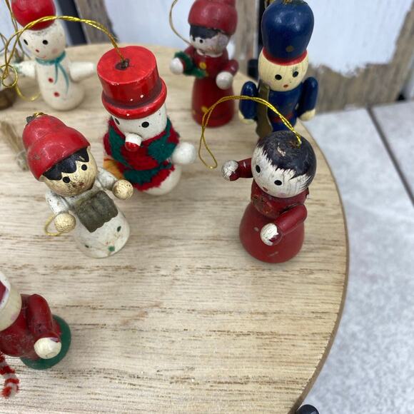 Vintage 80’s miniature wooden Christmas tree ornaments/total of 16 2” - Picture 5 of 7